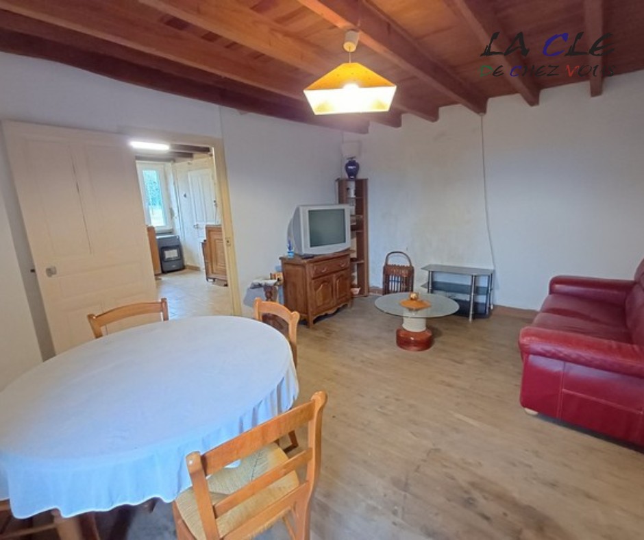 Maison à vendre à St pierre le vieux, 890 m², 3 pièces – photo 3 sur 6