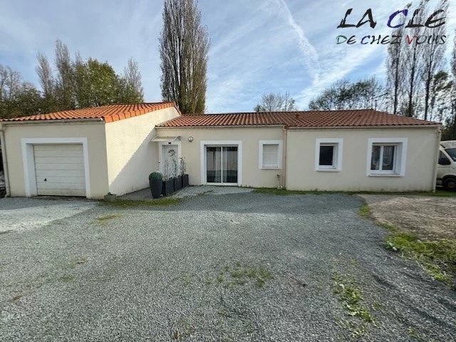 Maison à vendre à Beceleuf, 1 197 m², 7 pièces – photo 1 sur 6