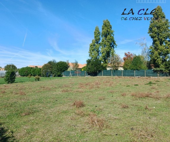 Terrain à vendre à Fontaines, 893 m² – photo 1 sur 1