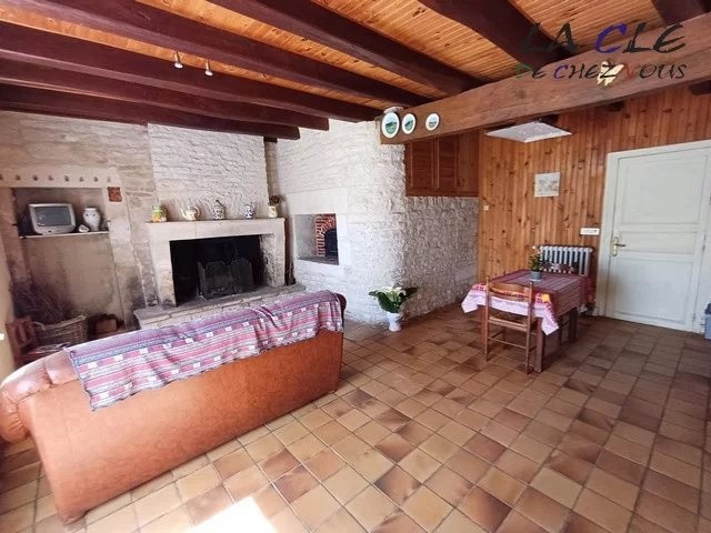 Maison à vendre à Mauze sur le mignon, 1 773 m², 8 pièces – photo 3 sur 6