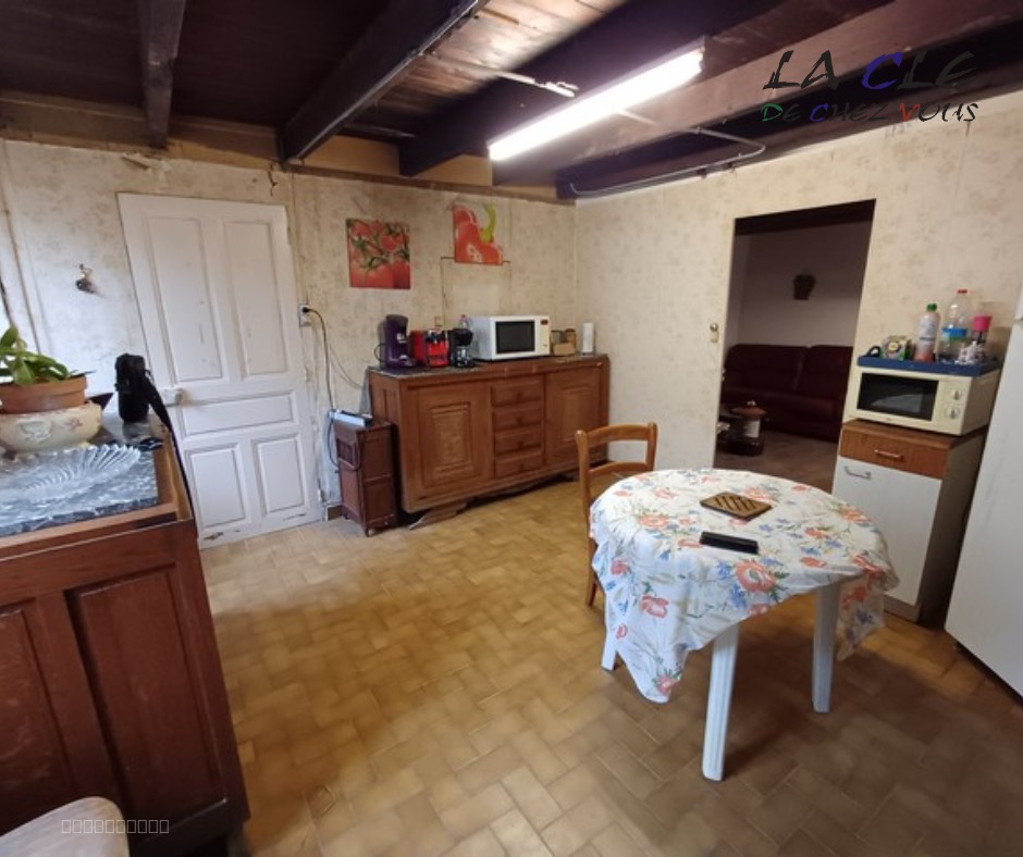 Maison à vendre à St pierre le vieux, 890 m², 3 pièces – photo 2 sur 6
