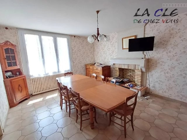 Maison à vendre à Coulonges sur l autize, 23 m², 5 pièces – photo 3 sur 6