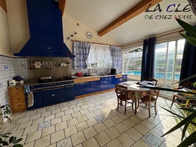Maison à vendre à Coulonges sur l autize, 100 m², 11 pièces – photo 3 sur 6