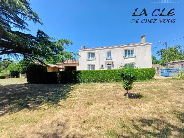Maison à vendre à Coulonges sur l autize, 23 m², 5 pièces – photo 1 sur 6