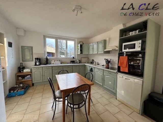 Maison à vendre à Coulonges sur l autize, 521 m², 8 pièces – photo 2 sur 6