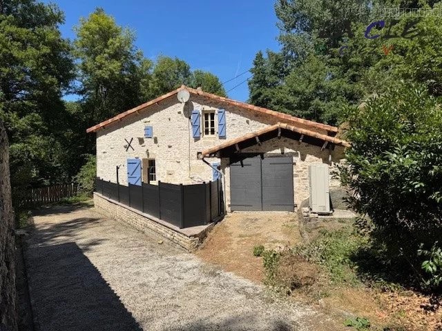 Maison à vendre à Beceleuf, 4 584 m², 5 pièces – photo 1 sur 6