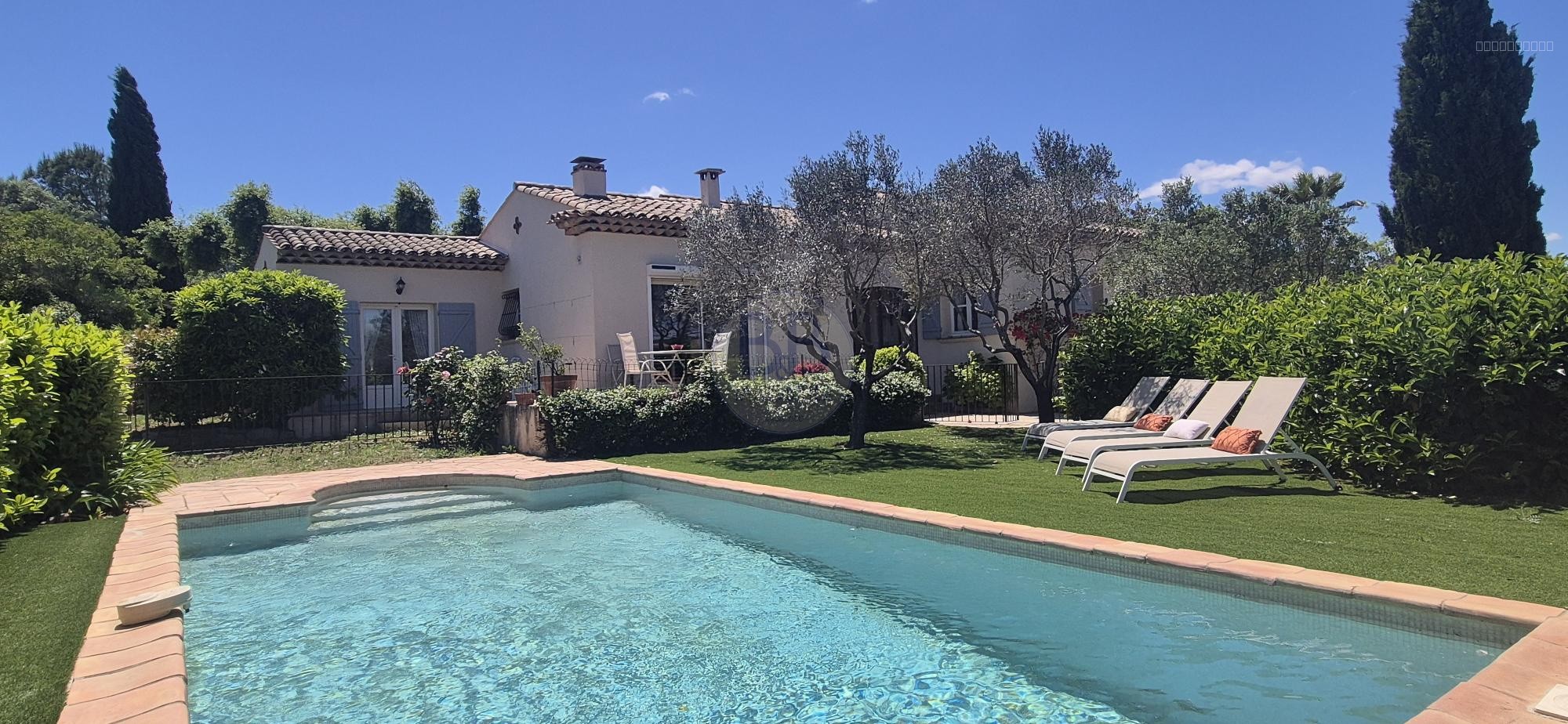 Villa à vendre à Roquebrune sur argens, 126 m², 5 pièces – photo 1 sur 21