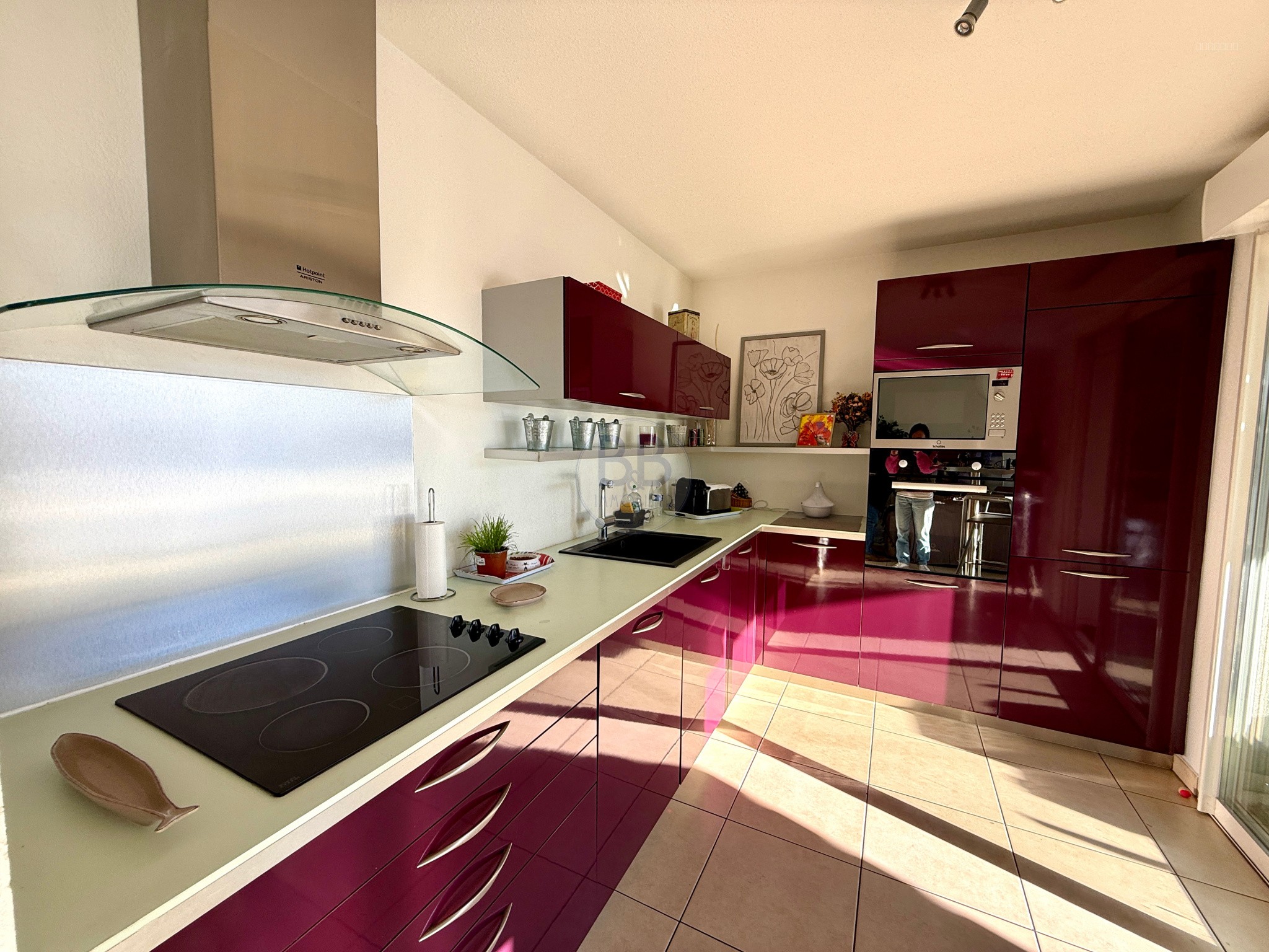 A VENDRE FREJUS LIMITE ST RAPHAEL 3 PIECES TERRASSE 22 M2 GARAGE — photo 3
