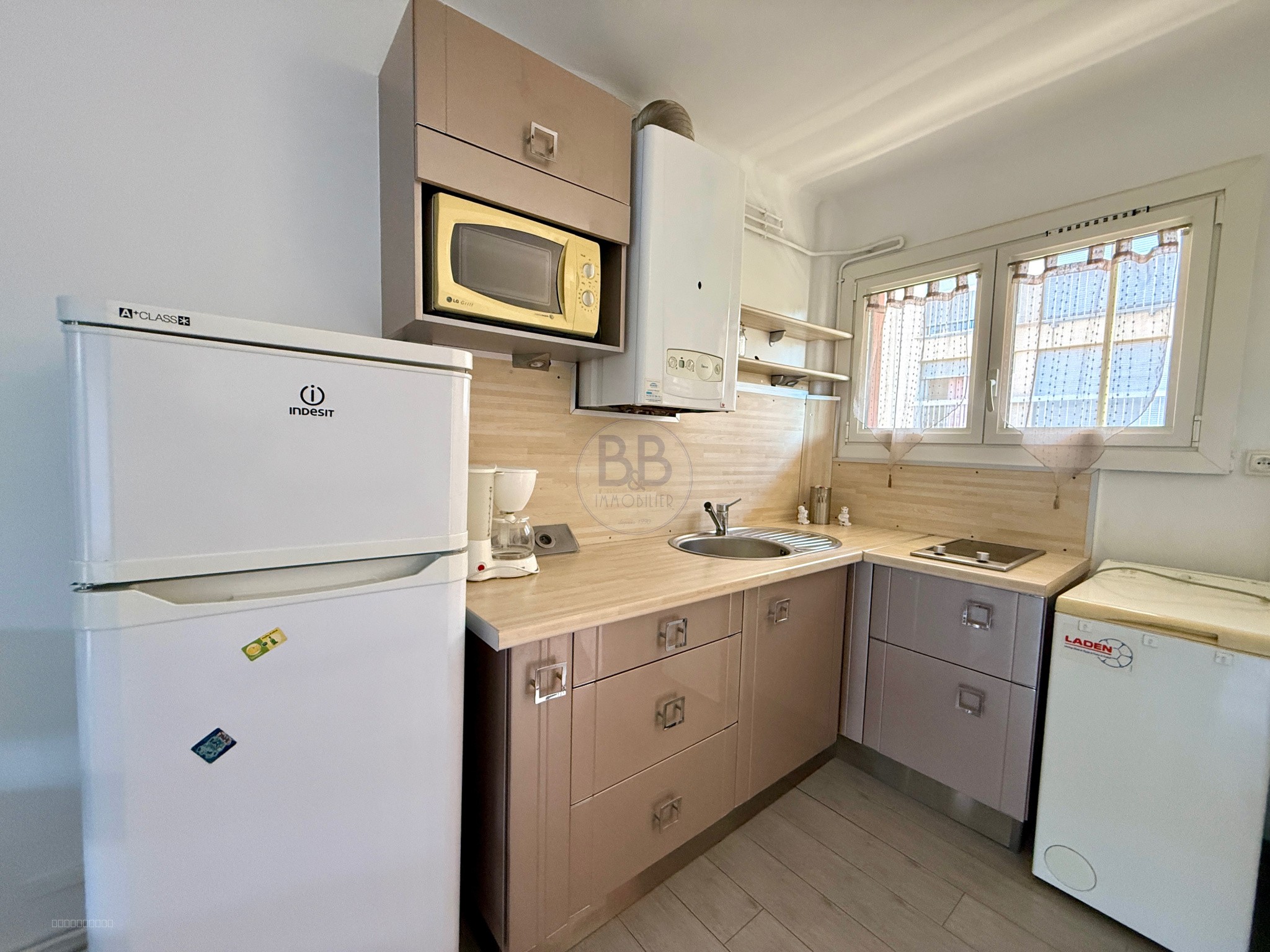 A VENDRE STUDIO DE 34 M2 RENOVE ST RAPHAEL PLAGES A PIED — photo 6