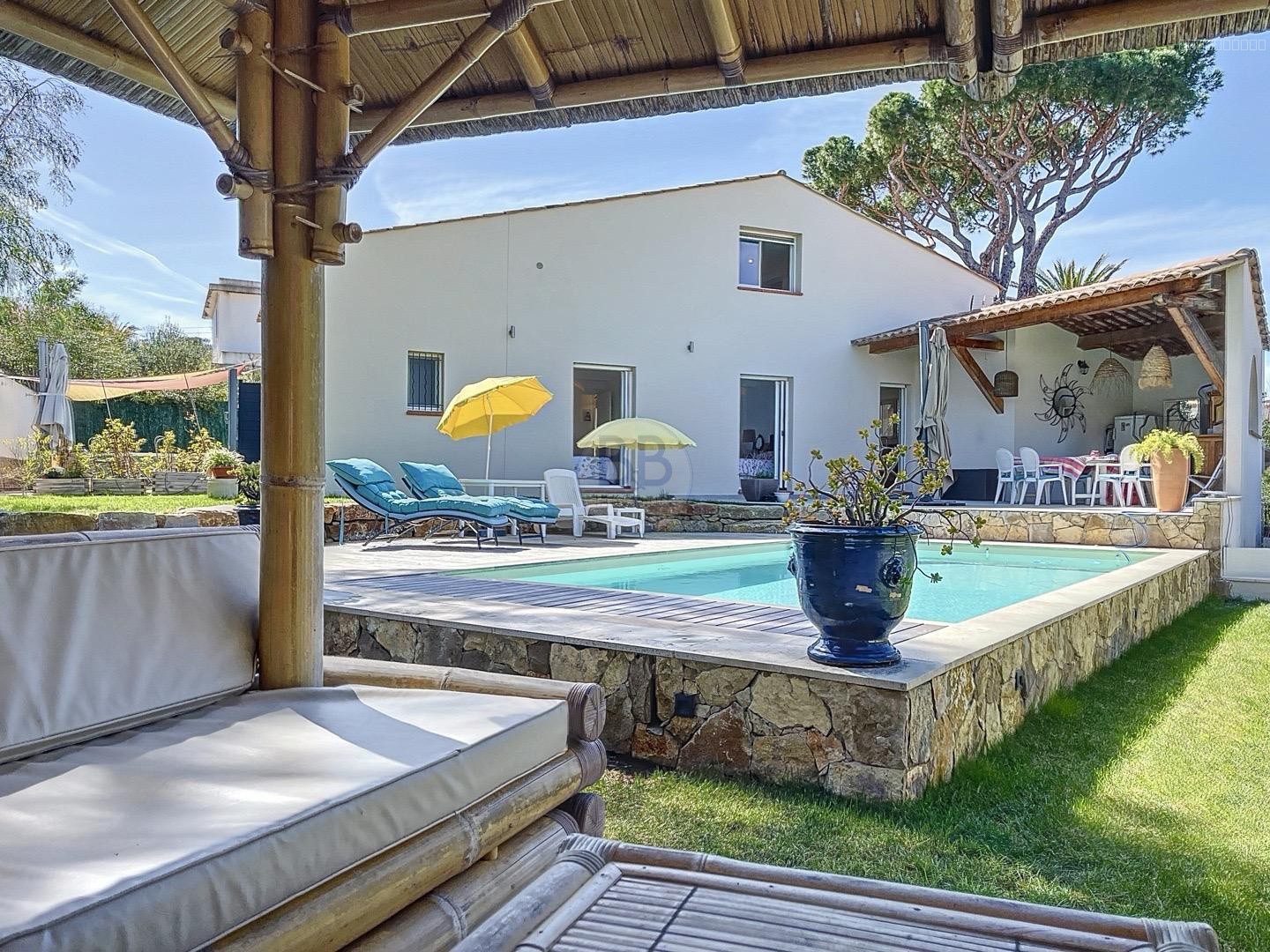 Villa à vendre à St aygulf, 153 m², 5 pièces – photo 1 sur 9