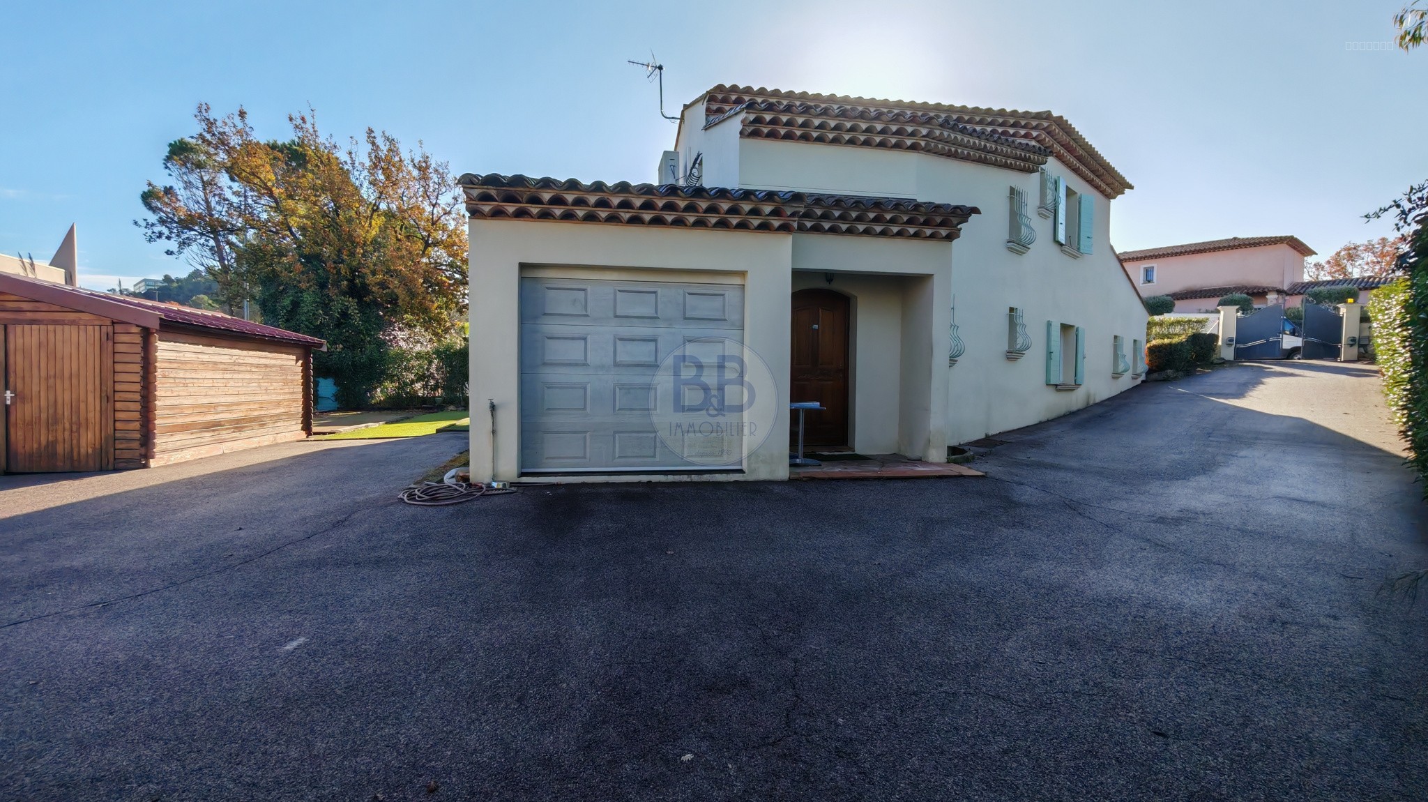MAISON 6 PIECES 163M2 - SAINT RAPHAEL — photo 3