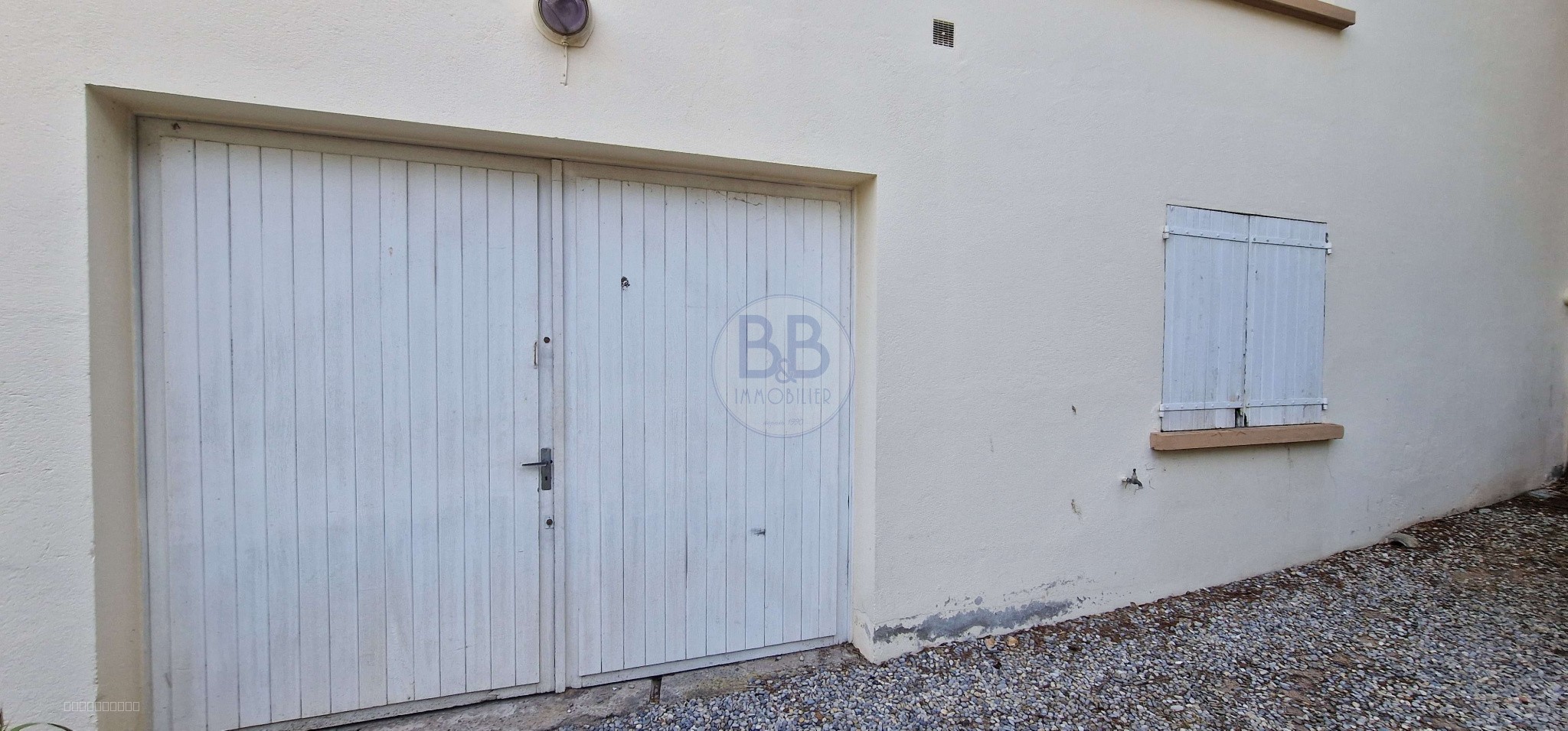 Garage à vendre à St raphael, 120 m² – photo 2 sur 3