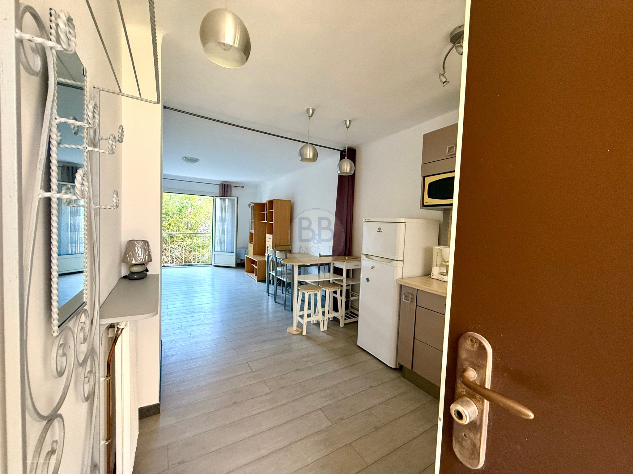 A VENDRE STUDIO DE 34 M2 RENOVE ST RAPHAEL PLAGES A PIED — photo 8