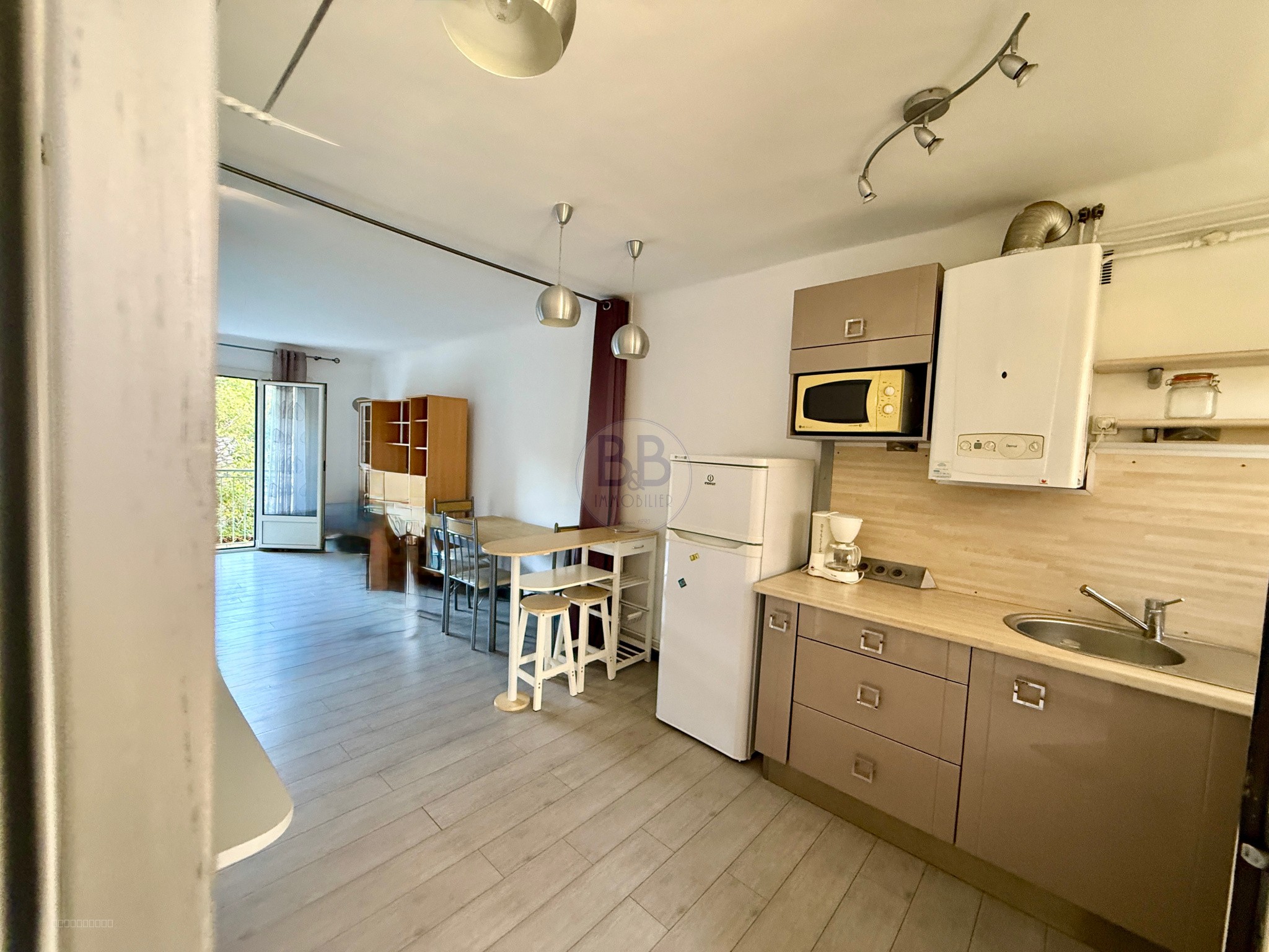 A VENDRE STUDIO DE 34 M2 RENOVE ST RAPHAEL PLAGES A PIED — photo 4