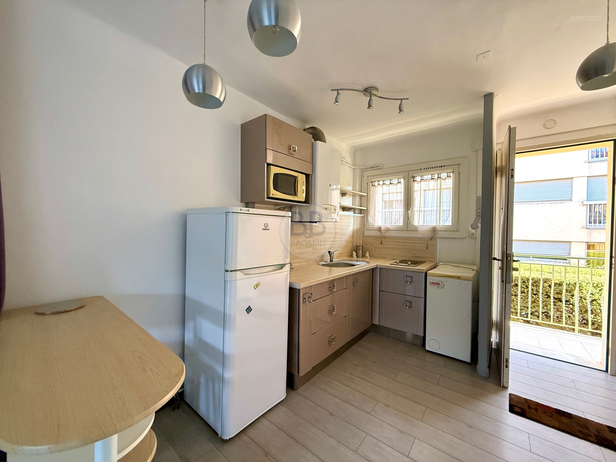 A VENDRE STUDIO DE 34 M2 RENOVE ST RAPHAEL PLAGES A PIED — photo 7