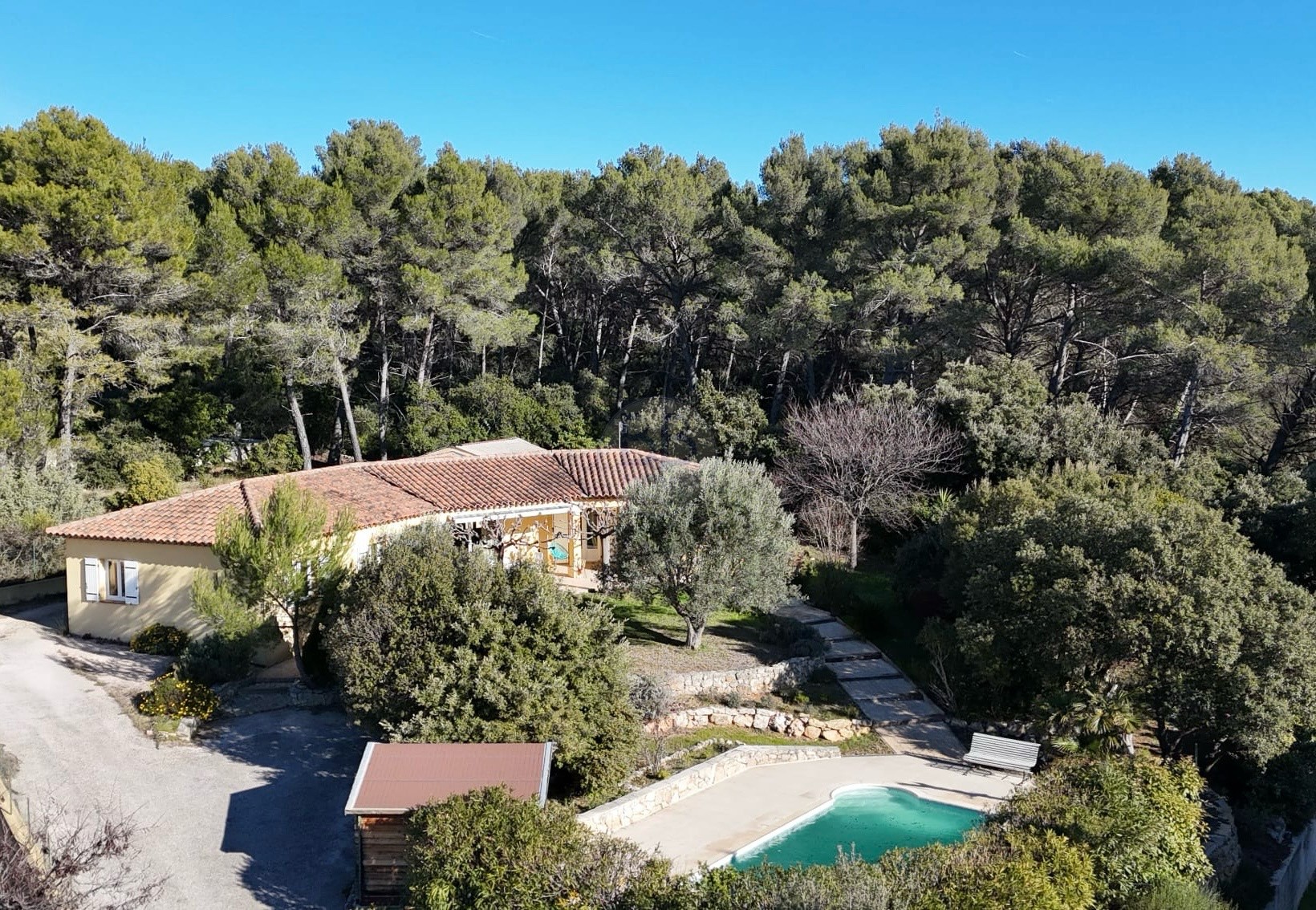 A vendre Villa de plain-pied avec vue dégagée à Draguignan   Quartier résidentiel recherché — photo 1