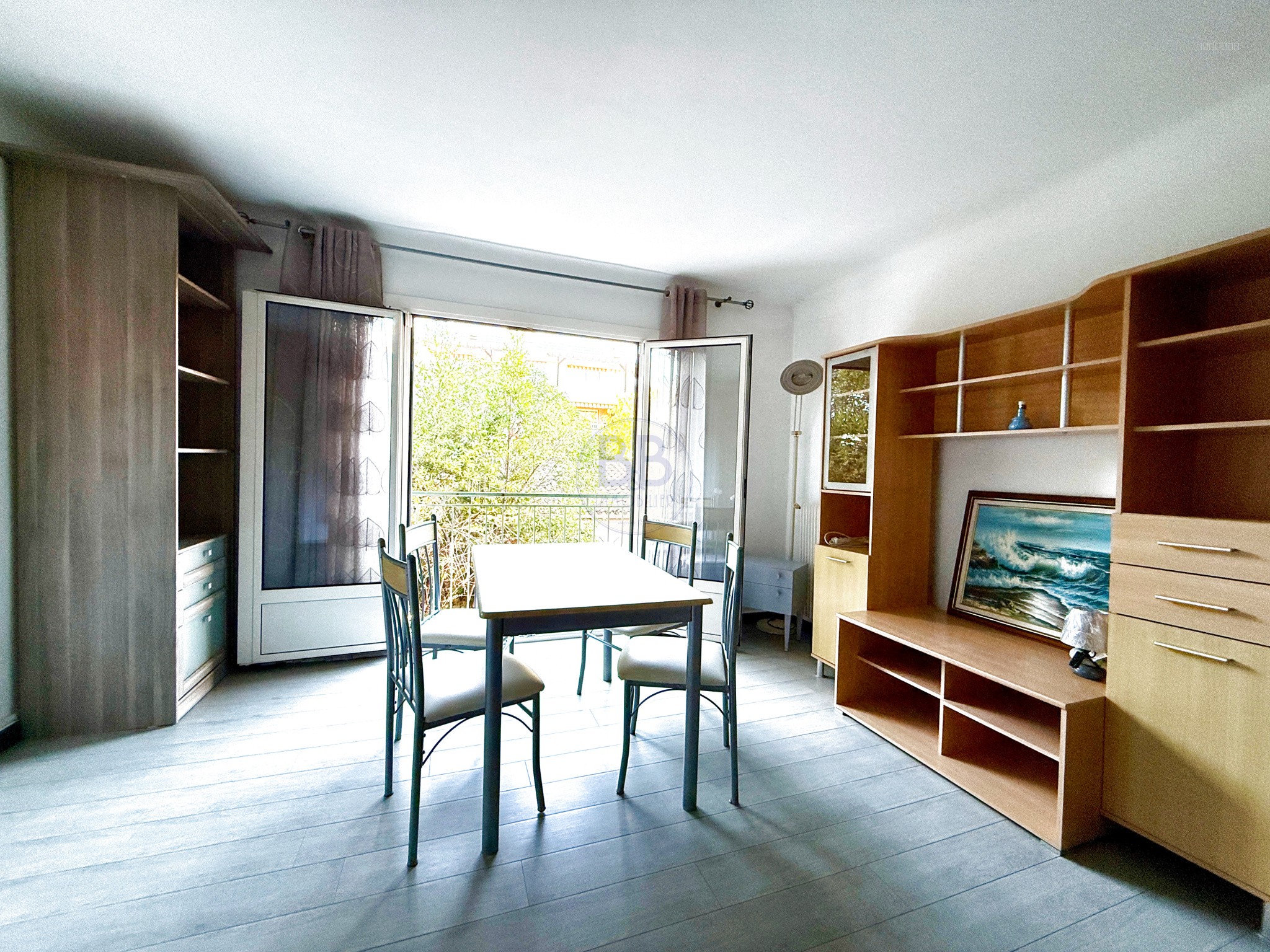 A VENDRE STUDIO DE 34 M2 RENOVE ST RAPHAEL PLAGES A PIED — photo 3