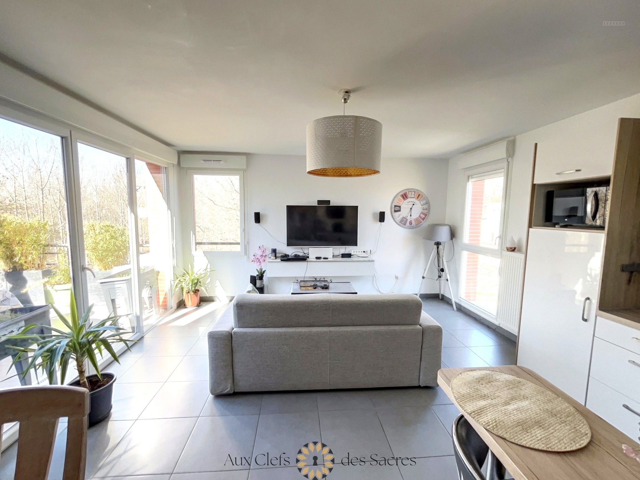 Appartement à vendre à Reims, 823 m², 5 pièces – photo 1 sur 20