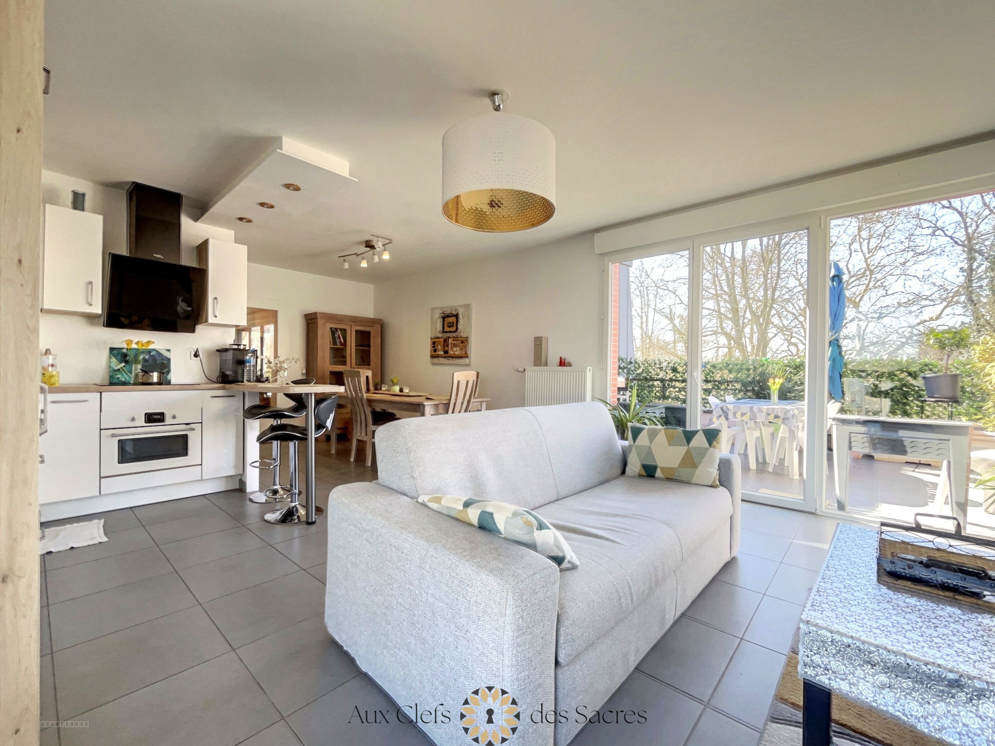 Appartement à vendre à Reims, 823 m², 5 pièces – photo 2 sur 20