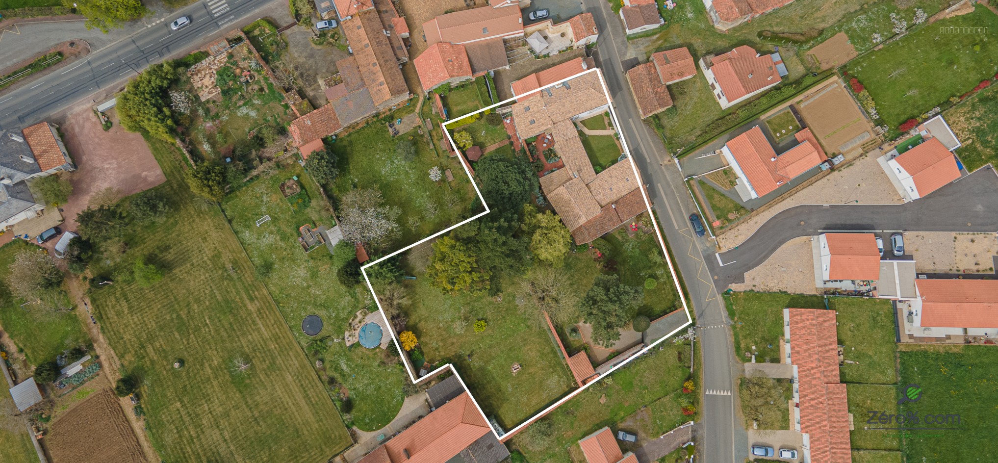 Maison à vendre à La reorthe, 320 m², 9 pièces – photo 1 sur 20