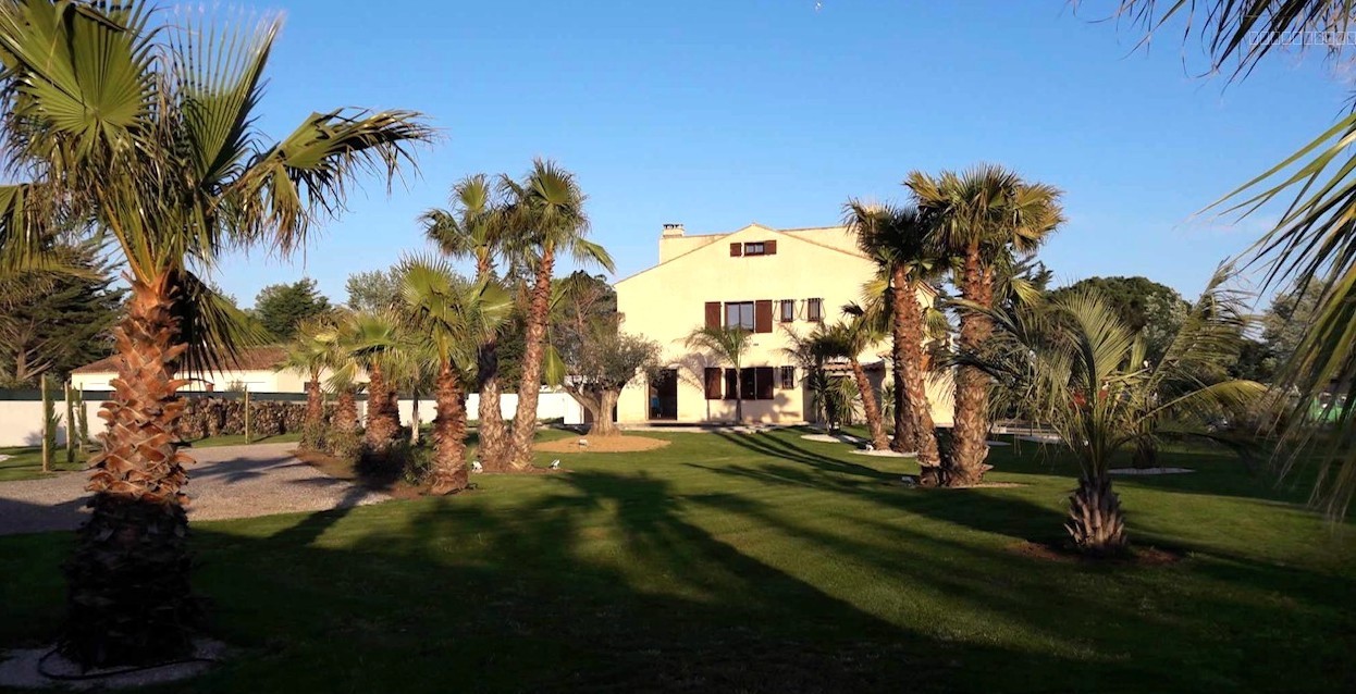 Bien immobilier à vendre à Marseillan plage, 320 m², 6 pièces – photo 1 sur 10