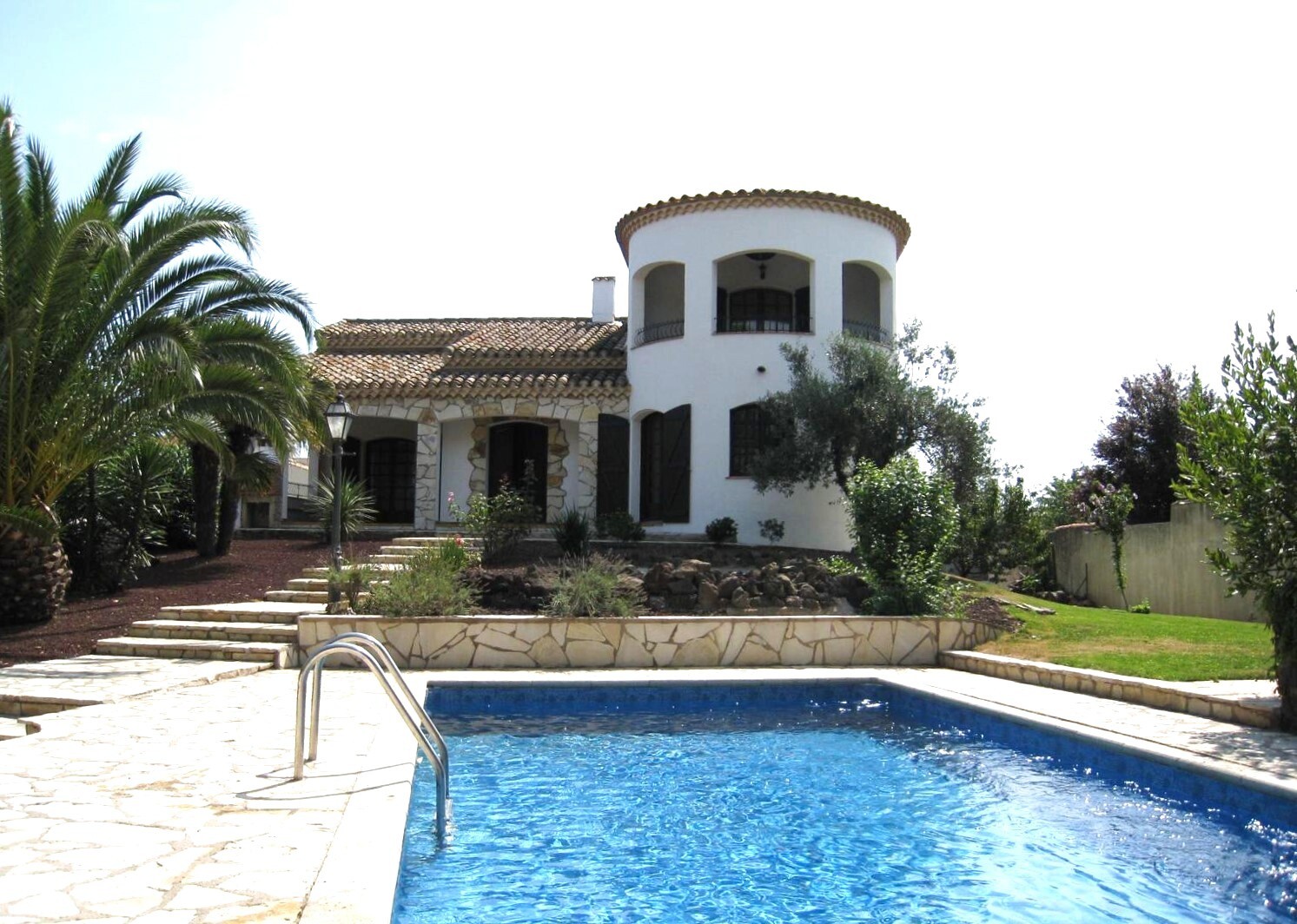 Villa à vendre à Agde, 330 m², 7 pièces – photo 1 sur 6
