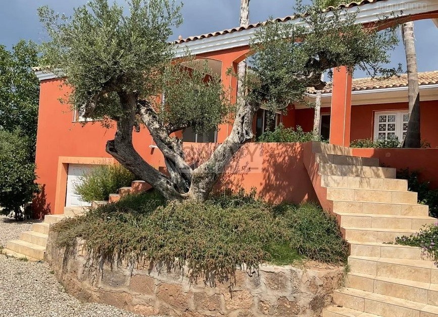 Villa à vendre à Agde, 230 m², 5 pièces – photo 1 sur 10