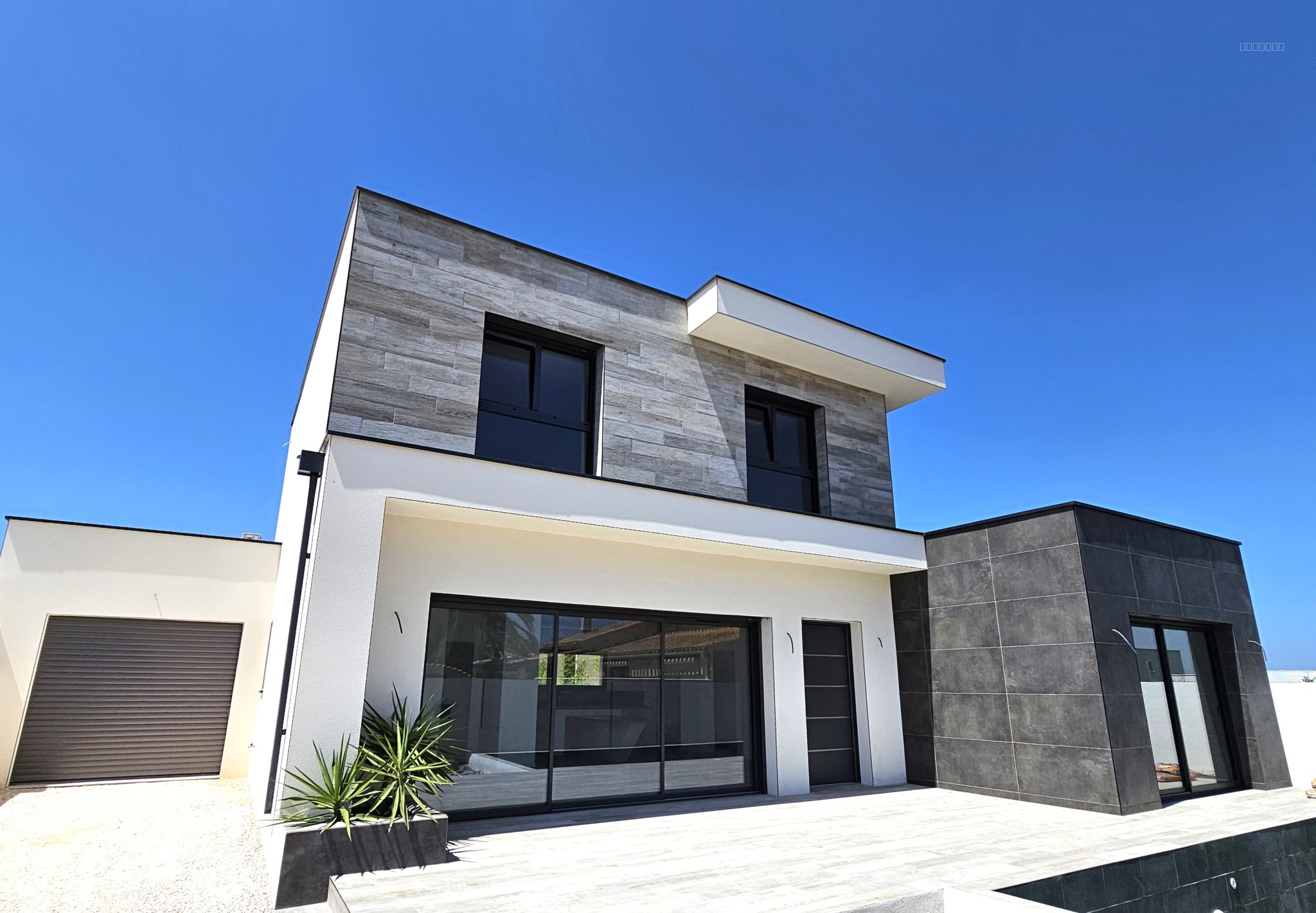 Maison à vendre à Agde, 80 m², 3 pièces – photo 1 sur 8