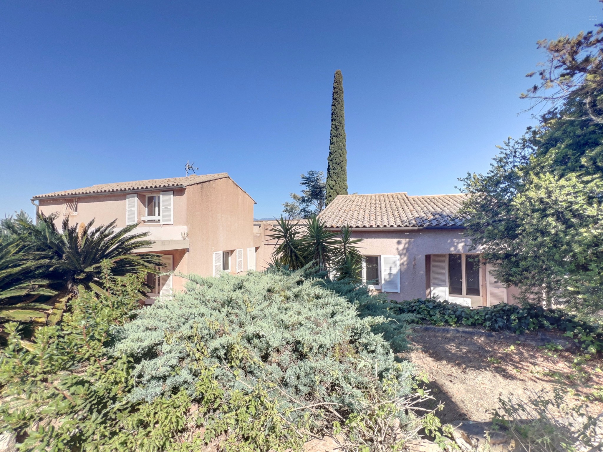 Villa à vendre à Porto vecchio, 290 m², 6 pièces – photo 1 sur 20