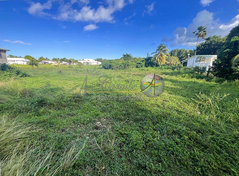 Terrain à vendre à Le moule, 1 526 m² – photo 1 sur 2