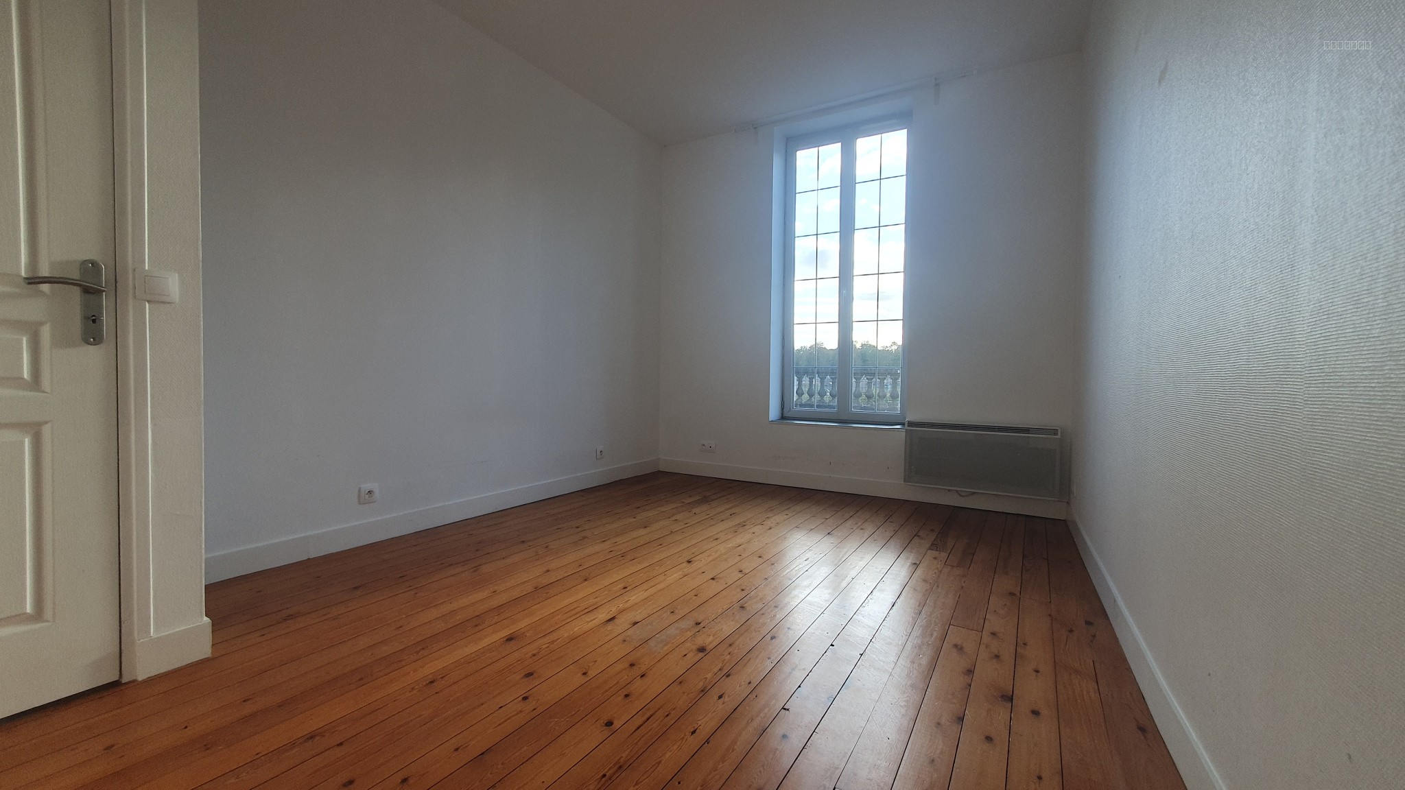 Appartement à louer à Chamarande, 933 m², 3 pièces – photo 3 sur 8