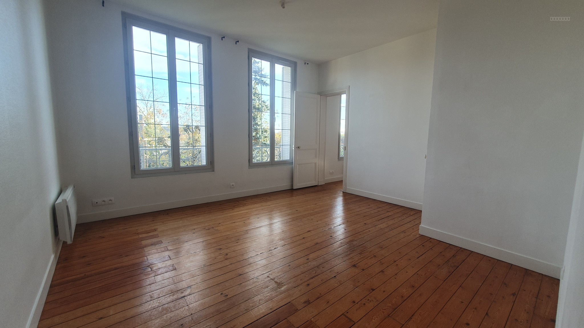 Appartement à louer à Chamarande, 933 m², 3 pièces – photo 1 sur 8