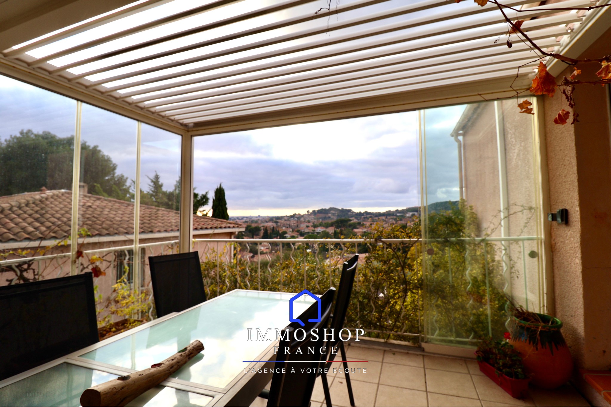 Maison à vendre à Marseille, 244 m², 7 pièces – photo 2 sur 14