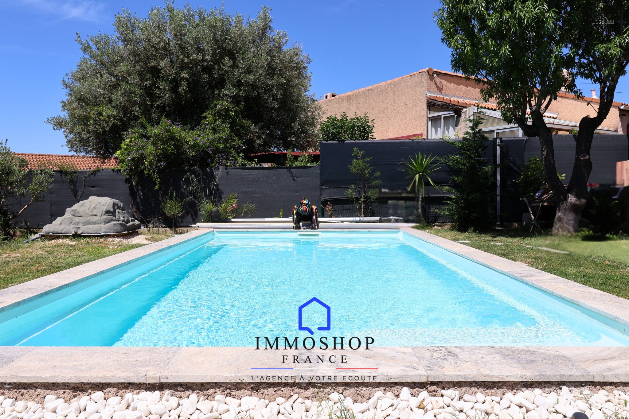 Maison à vendre à Marseille, 233 m², 6 pièces – photo 1 sur 18