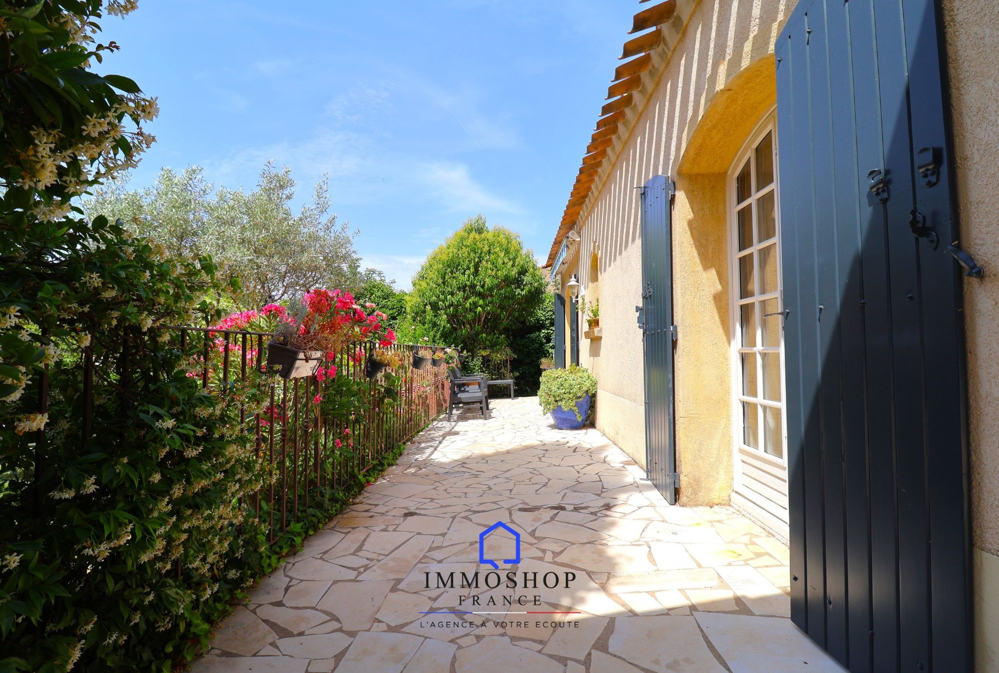 Maison à vendre à St zacharie, 236 m², 7 pièces – photo 2 sur 18