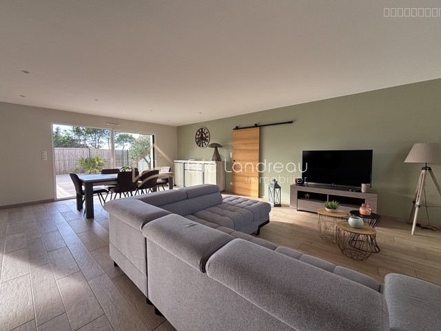 Maison à vendre à Ste foy, 1 050 m², 6 pièces – photo 1 sur 15