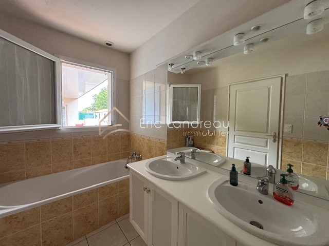 Maison avec garage et dépendance - 1700 m2 de terrain — photo 11