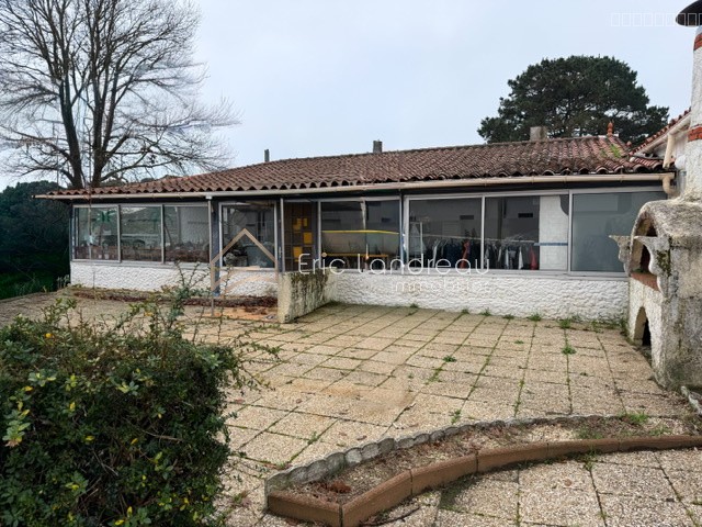 Ensemble immobilier à rénover situé à quelques pas de l'océan — photo 3