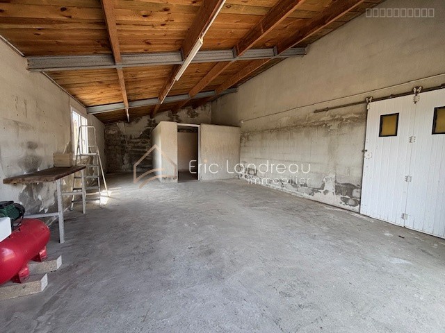 Terrain de 799 m2 avec garage et dépendances — photo 5