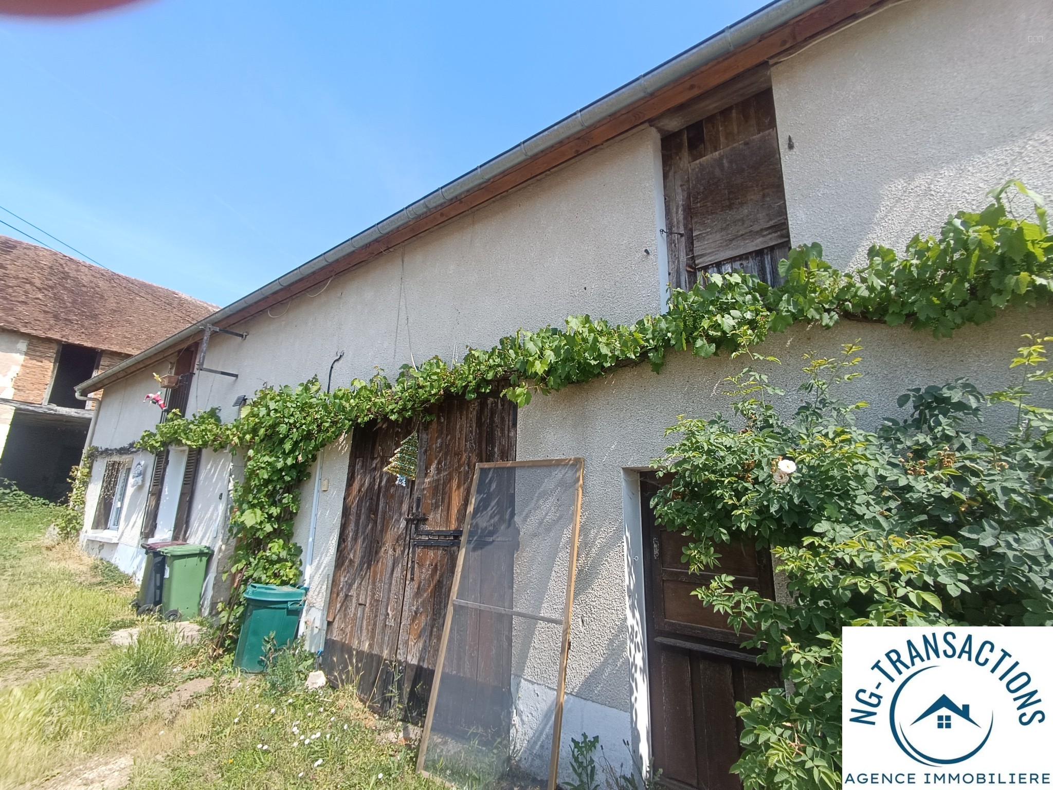 Bien immobilier à vendre à Arquian, 405 m², 5 pièces – photo 1 sur 7