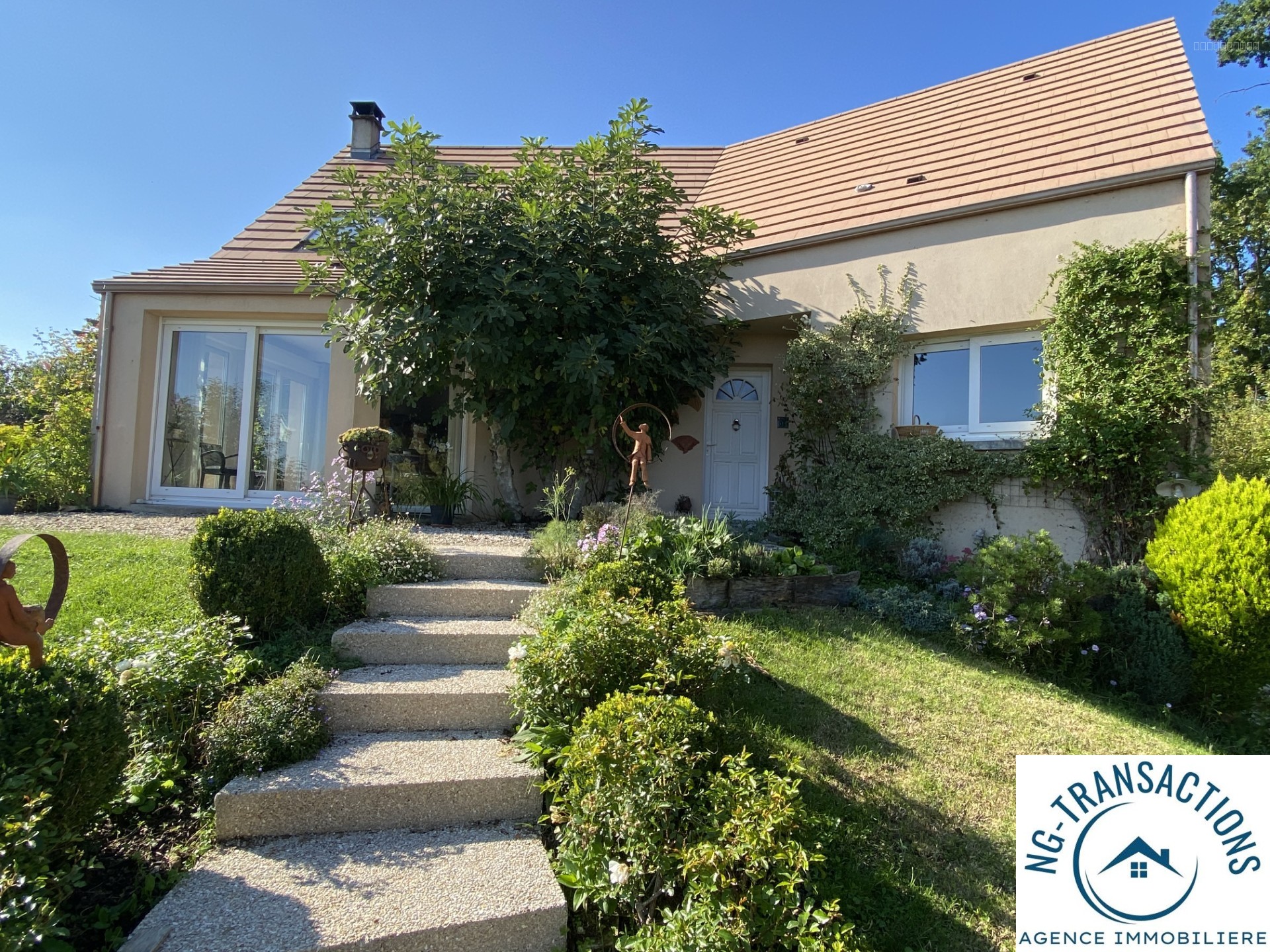 Maison à vendre à Villefargeau, 145 m², 5 pièces – photo 1 sur 17