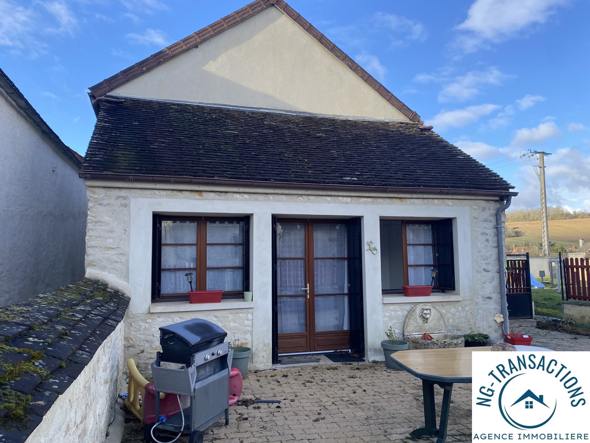 A vendre charmante maison de village située dans la vallée de l'Yonne. — photo 3