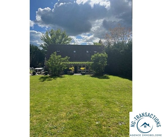 Maison à vendre à St sauveur en puisaye, 170 m², 6 pièces – photo 1 sur 17