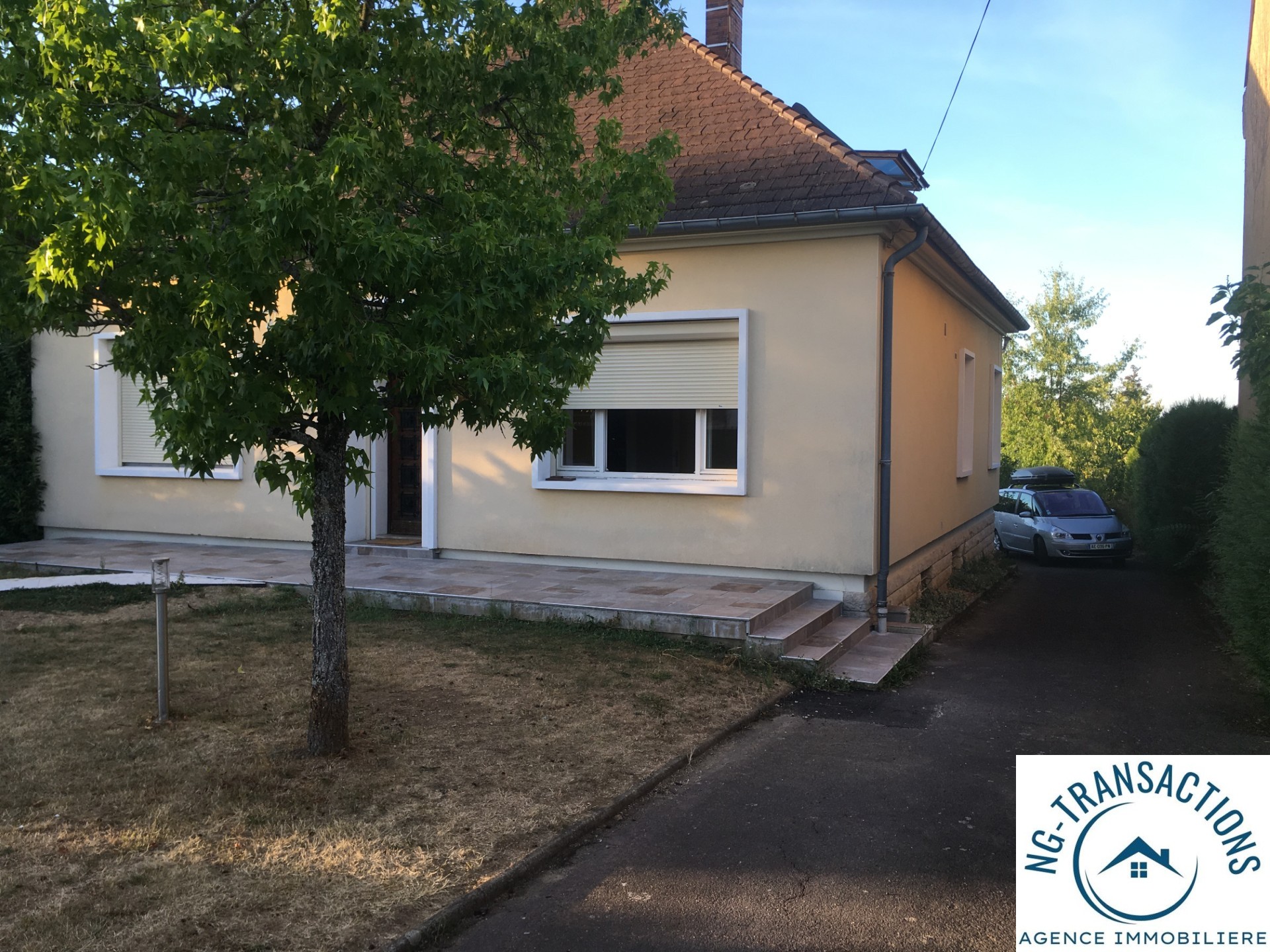 Villa à vendre à Auxerre, 250 m², 9 pièces – photo 1 sur 16