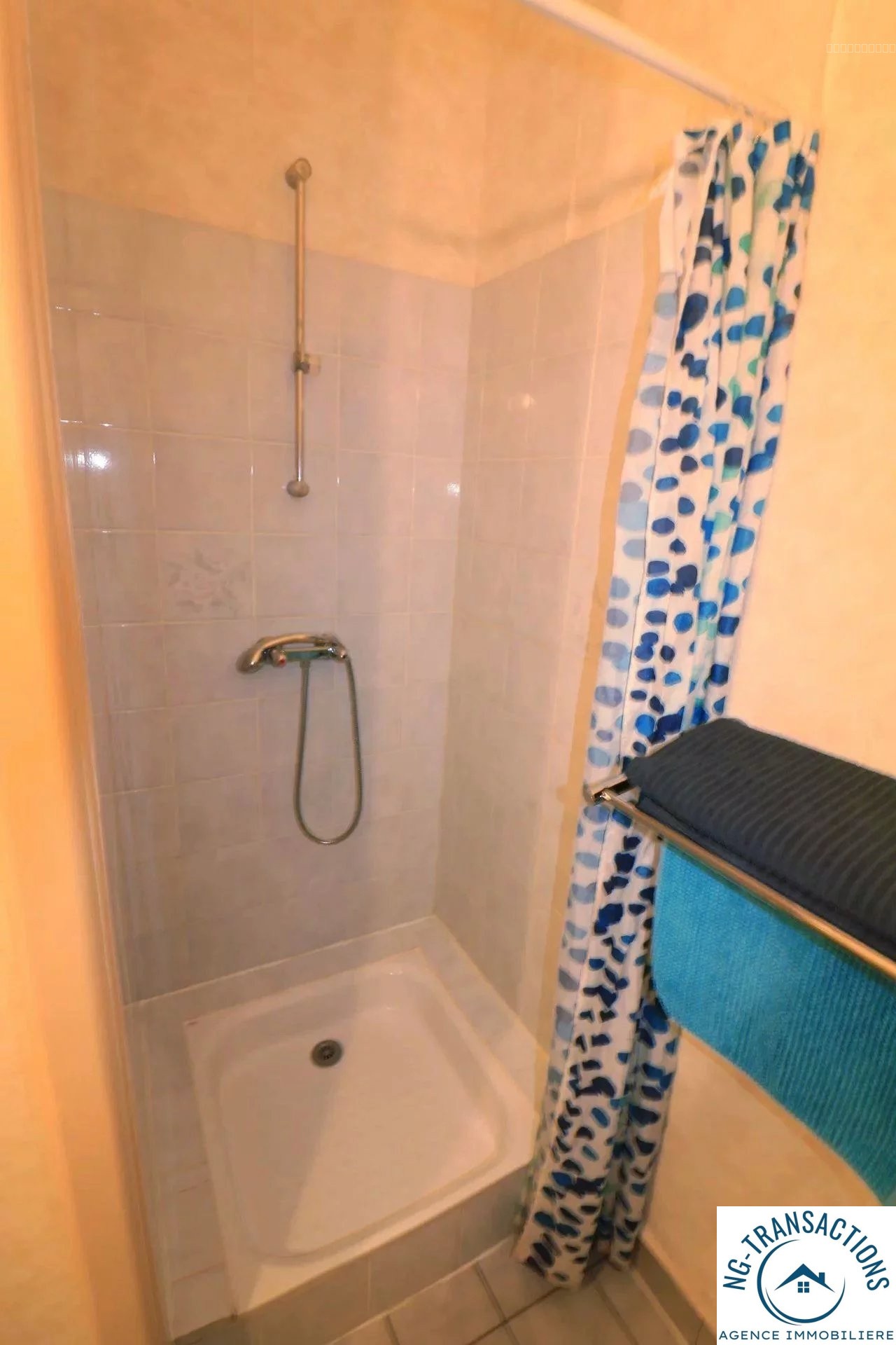 CENTRE VILLE DE NEVERS -APPARTEMENT LUMINEUX — photo 7