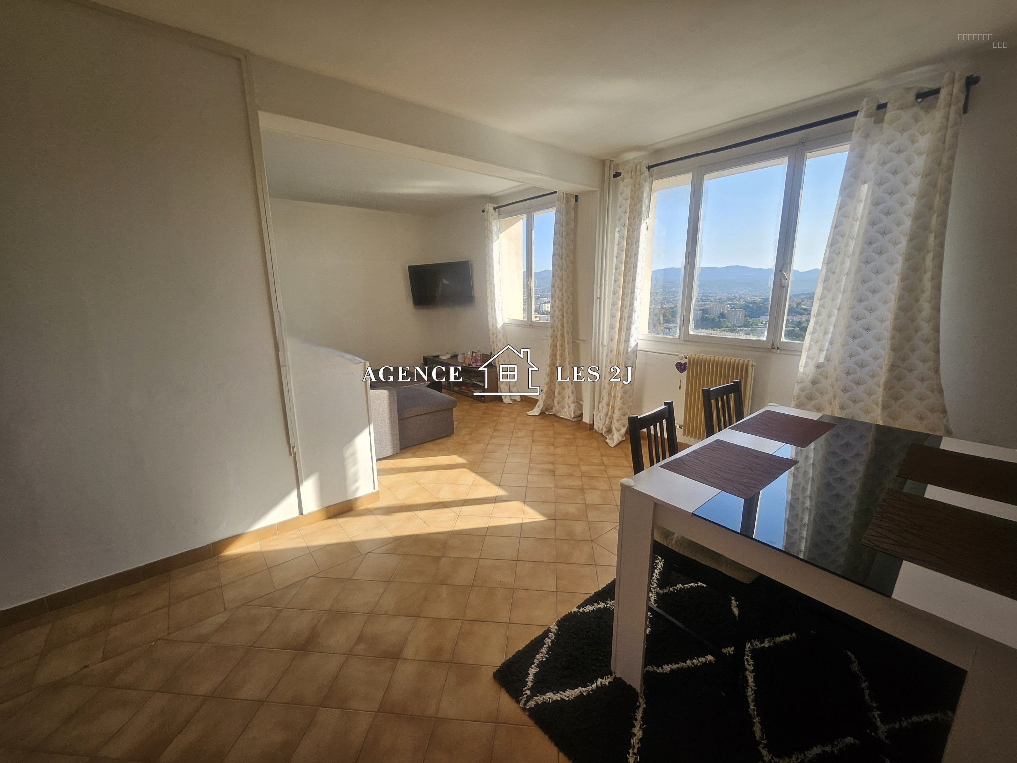 Appartement à vendre à Marseille, 450 m², 4 pièces – photo 3 sur 11