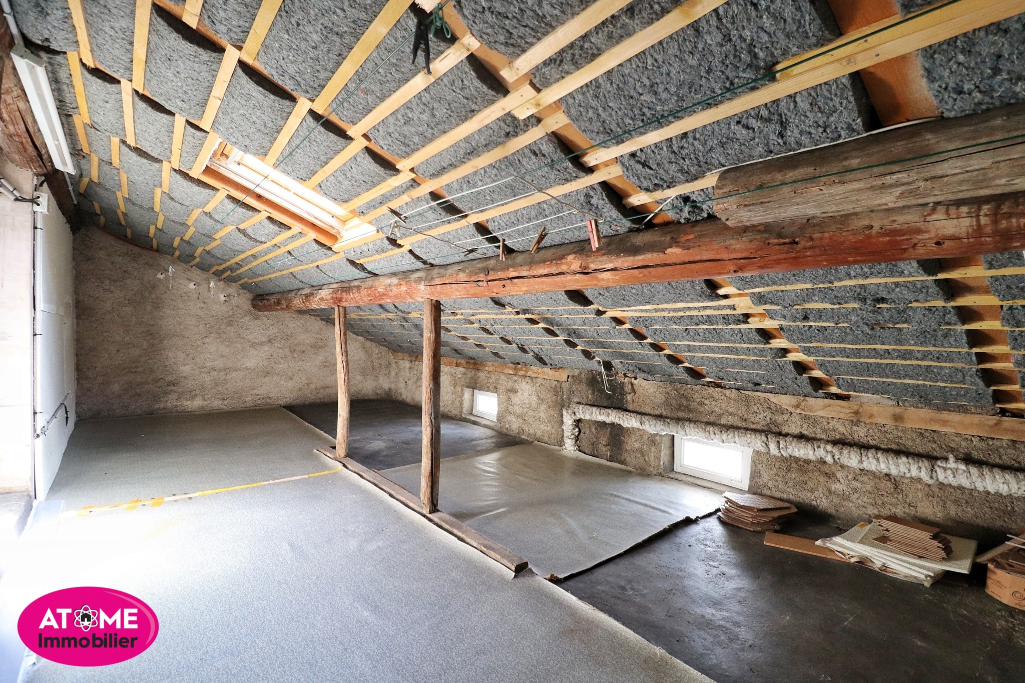 IMMEUBLE - Sainte-Marie-aux-chênes / 2 Appartements + un local commercial — photo 10
