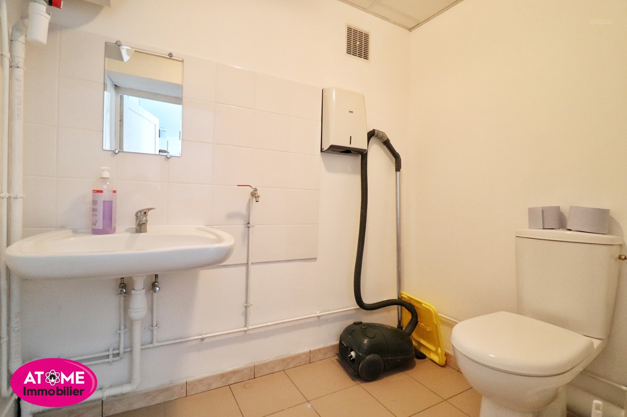 IMMEUBLE - Sainte-Marie-aux-chênes / 2 Appartements + un local commercial — photo 13
