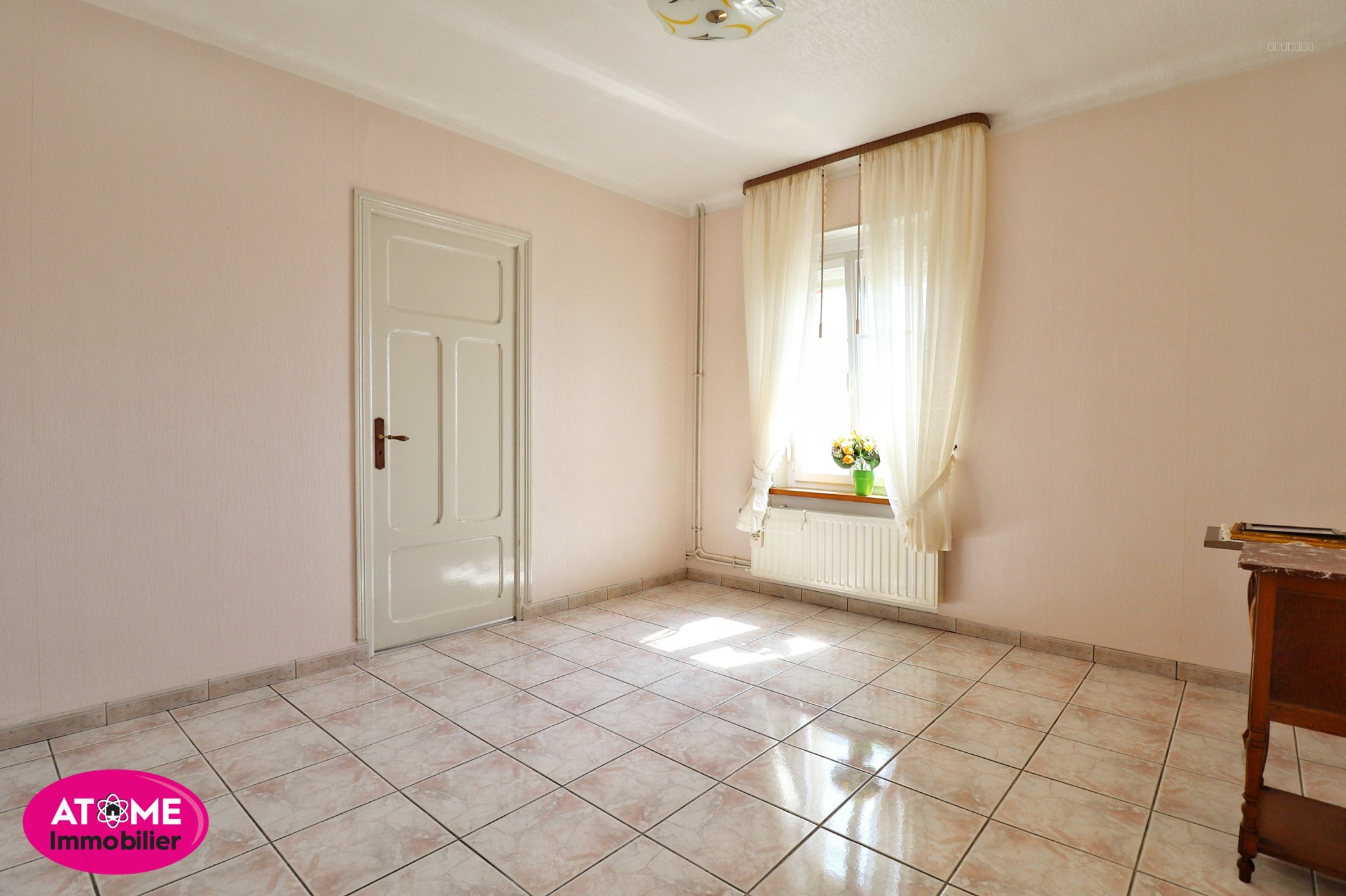 IMMEUBLE - Sainte-Marie-aux-chênes / 2 Appartements + un local commercial — photo 7