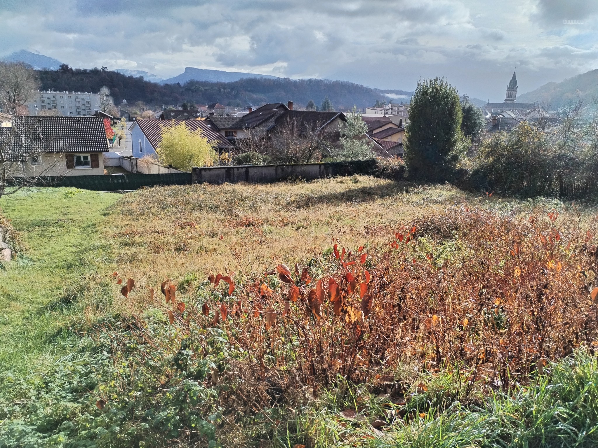 Bien immobilier à vendre à Renage, 800 m² – photo 3 sur 3